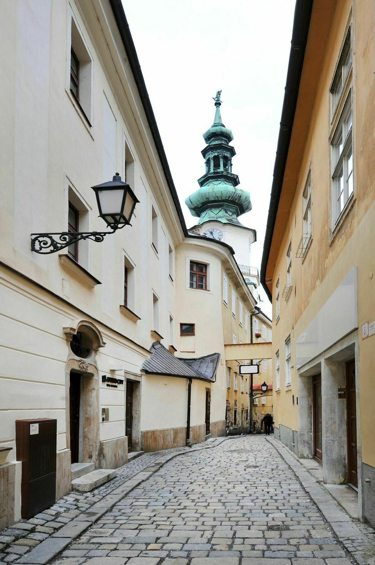 Aplend City Bastova 1 Bratislava Exterior photo